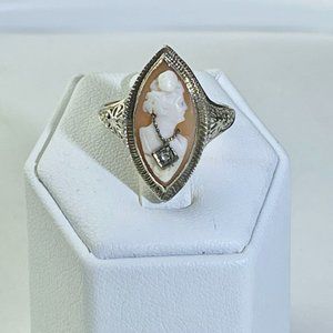 14 kt. white gold cameo ring